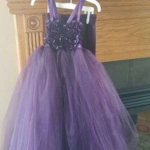 Beautiful flower girl / party dress